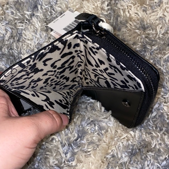 NWT Jessica Simpson wallet - Picture 6 of 10